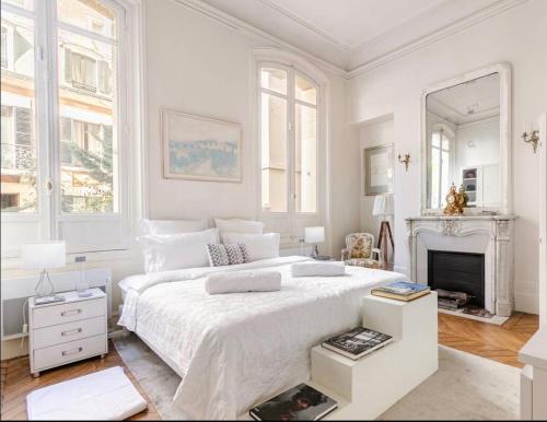 Luxury and Exclusive 130sqm estate 4m ceilings with garden view near Arc de Triomphe and Palais des Congrès