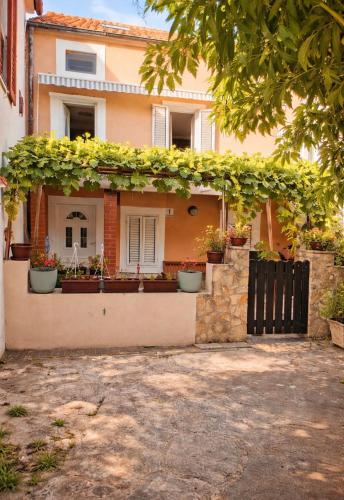 Yasmin Breeze Apartment