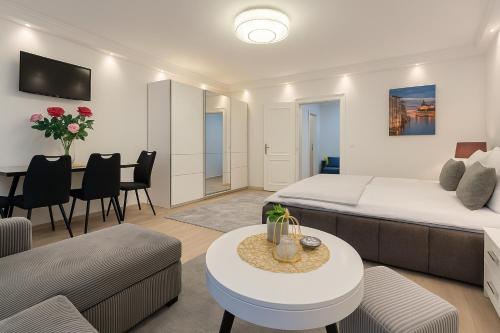 Vienna Opera Apartment - Monthly Stay