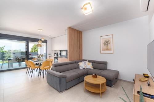 Apartments Golden Olive with shared pool