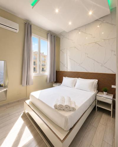 Metro Suites Napoli Central Boutique Rooms & Suites