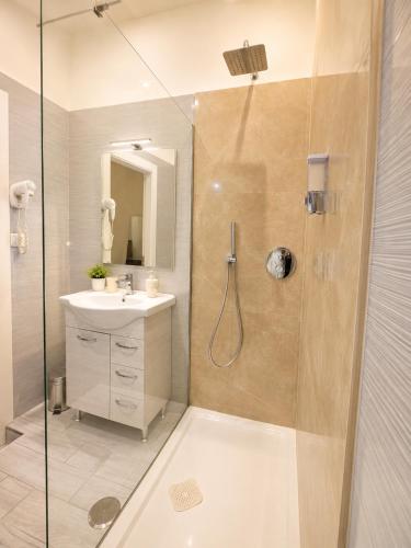 Metro Suites Napoli Central Boutique Rooms & Suites