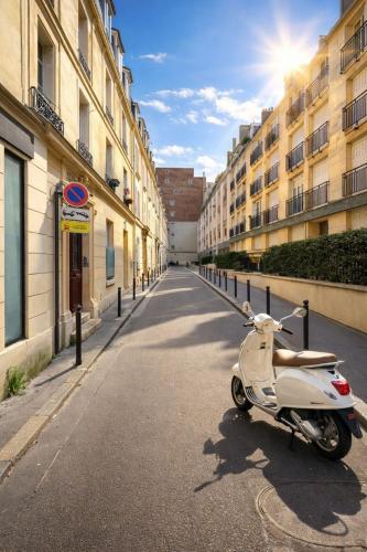 Le Village Caché, Quiet & Central, Arc de Triomphe