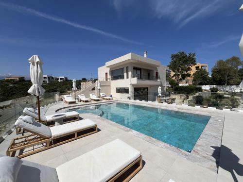 SeaWave Villas with Heated Pools, By Hellocrete