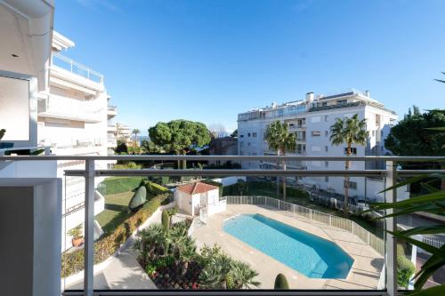 3-Br Apartment Sea View Swimming Pool