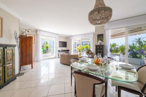 3-Br Apartment Sea View Swimming Pool