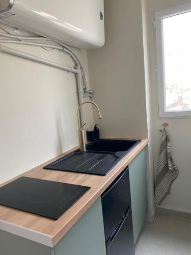 Studio flat in Les Arceaux with separate kitchen, bright, quiet, trendy, central