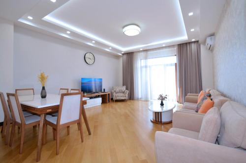 Kajaznuni Street, 3 bedrooms Luxury & Unique apartment QA888