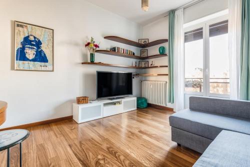 3min Tubo-Tortona Design - Navigli- balcony w view