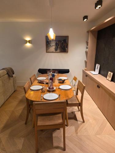 Design and absolute comfort, central Paris