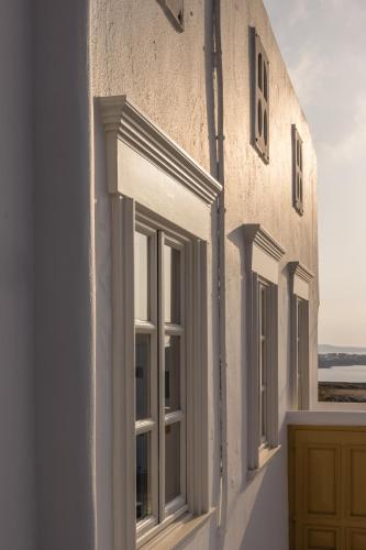 Despotiko Hotel — Property building