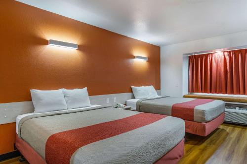 Postel nebo postele na pokoji v ubytování Motel 6-Mcalester, OK