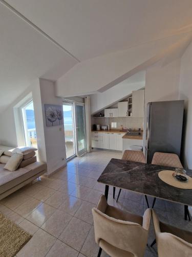 Compass Apartment
