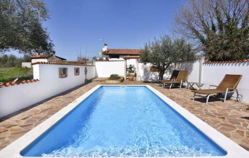 Cozy apartment with pool near Umag