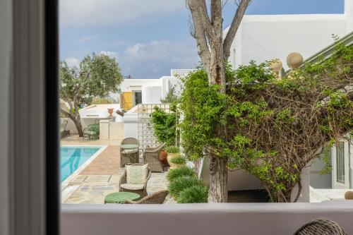 Despotiko Hotel — Garden view
