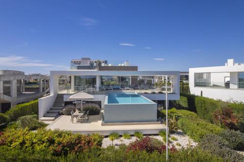 Vila Camilo by CoolHouses
