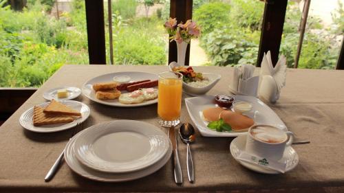 Jídlo v hotelu nebo okolí