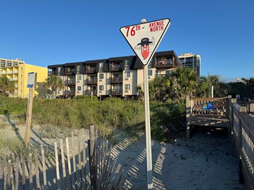 Modern Escape - Luxe Oceanfront 2BR with Epic Kitchen, Pool, Parking photo 70