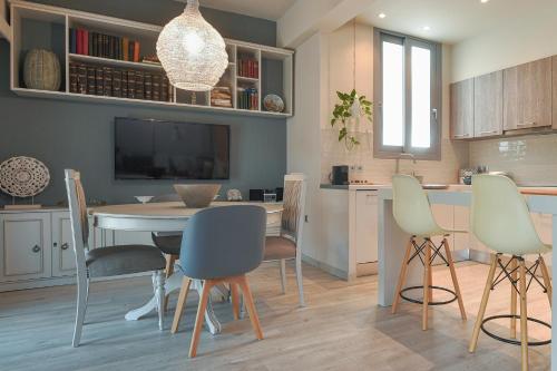 Discover Athens from an Upscale flat in Koukaki!
