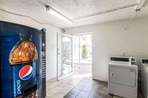 Motel 6-Clinton, OK – Photos 2