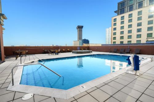 Drury Plaza Hotel New Orleans — Pool view
