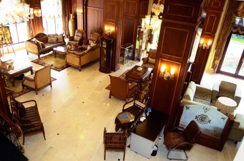 an overhead view of a living room with furniture at Deluxe Golden Horn Sultanahmet Hotel in Istanbul
