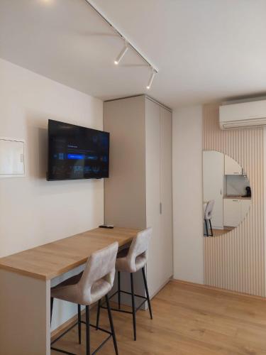 Apartments Sandra Solitudo I