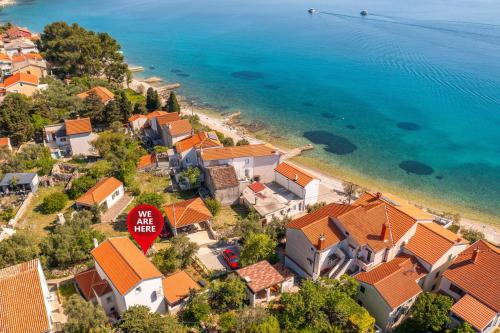 House Verona 25m from the Beach, Martinšćica, Cres Island