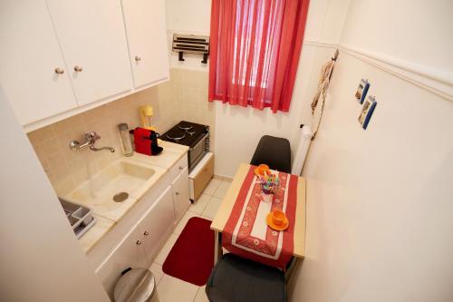 Elegance & Cozy Apartment in the Centre of Athens
