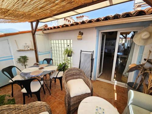 Joli cocon sous les toits au cœur de Vence et sa charmante terrasse tropezienne