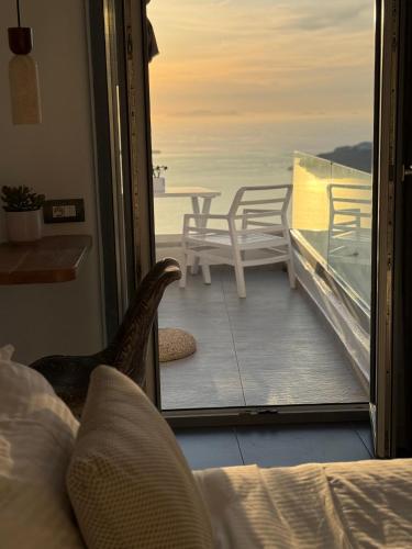 Foto Esmi Suites Santorini 3