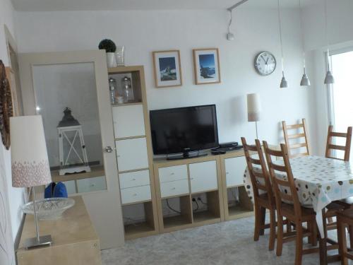 Appartement en Bord de Mer à Santa-Margarita, 6ème Étage avec Terrasse, Jardin et Piscine