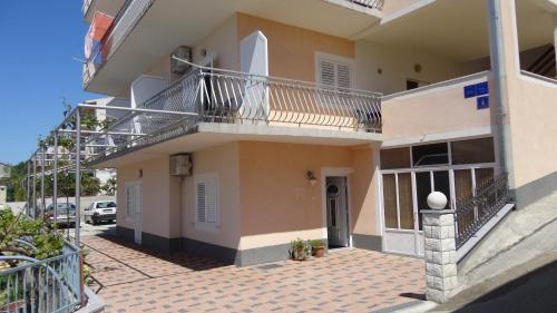 Gambar di galeri bagi Apartments Veronika di Makarska
