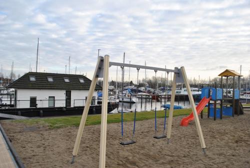 Zona de joacă pentru copii de la Marinaparcs Naarden