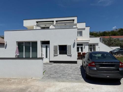 Apartment daal Seline