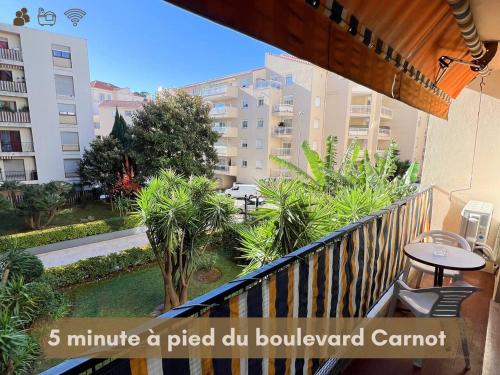 ⭐️ Studio lumineux + balcon ⭐️ 5 min bd Carnot