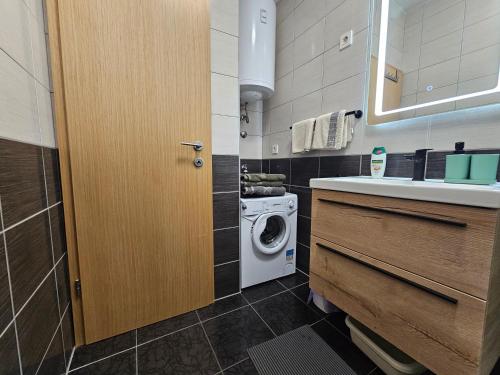 Vukosav Family Apartments and Rooms