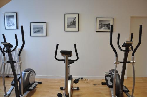 a group of exercise bikes in a room at Hotel Autre Mer in Noirmoutier-en-l'lle