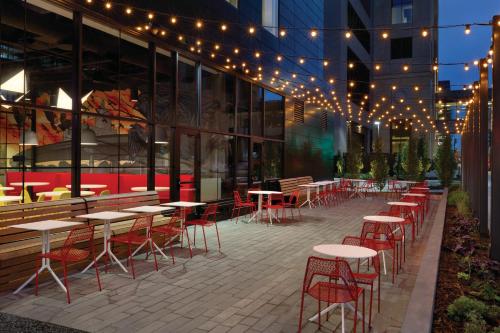 Radisson Red Minneapolis Downtown Image