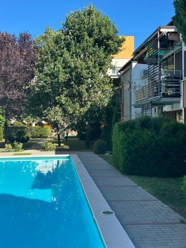 Aranypart Enikő Apartman