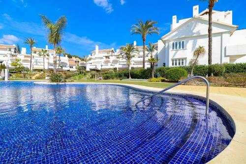 Monteros Palm Beach with garden and BBQ