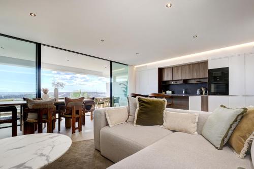 Incredible Sea View Apartment at Estepona Hills