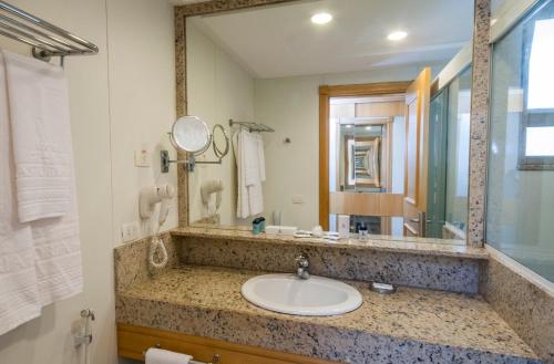 Un baño de Hotel Astoria Palace