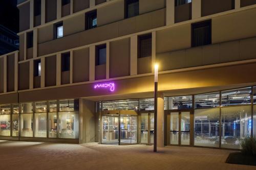Moxy Nice photo 38