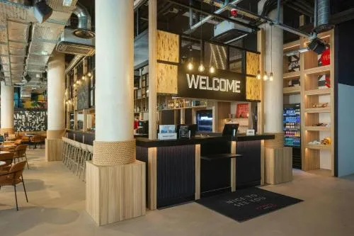 Moxy Nice photo 1
