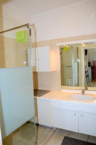 Charmant appartement bord mer dans un grand parc