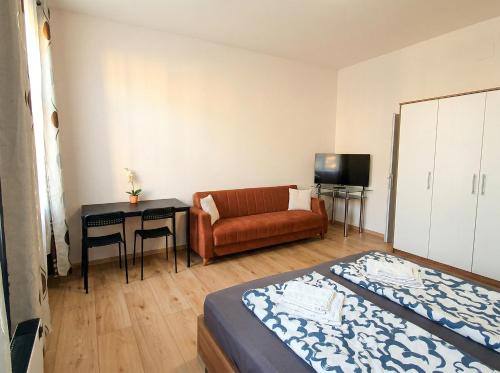 3 Apartments, 3 Min Enkplatz, 9 Min City Center