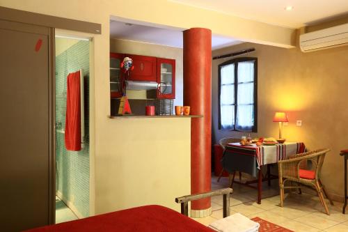 Domaine de Rhodes - 5 Chambres et 7 locations de vacances photo 101