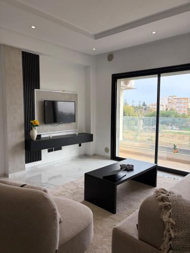 S2 Luxury Apartment with Pool & Seaside