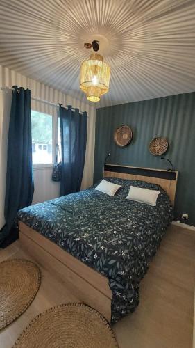 Magnifique duplex climatisé, 3 chambres, résidence Camargue village, bord de mer,